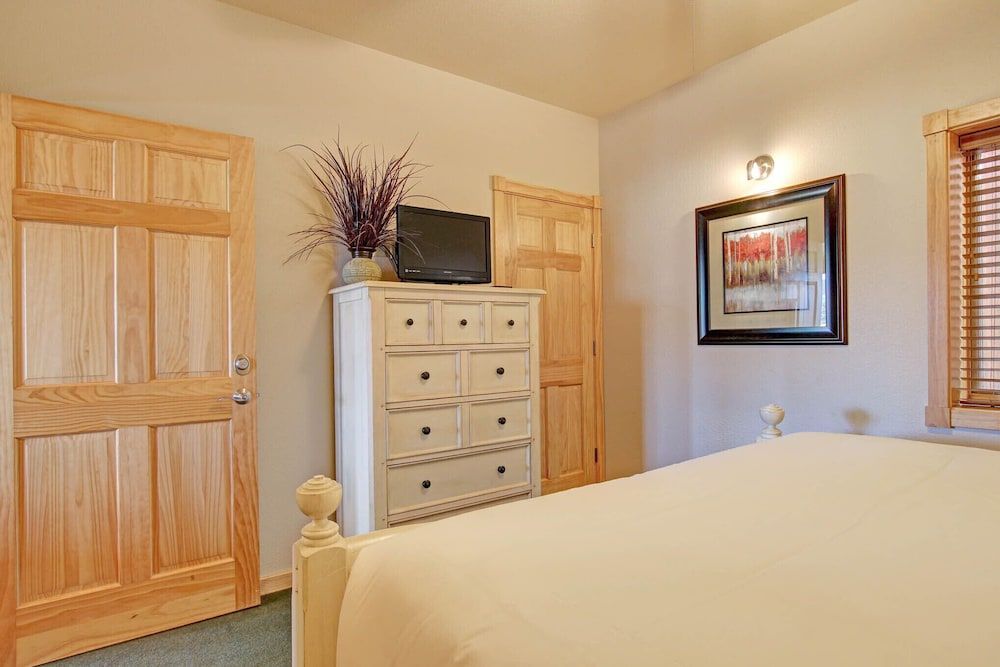 Sheep Mountain 20b 2 Bedroom Condo by RedAwning Condo, 2 Bedrooms 3