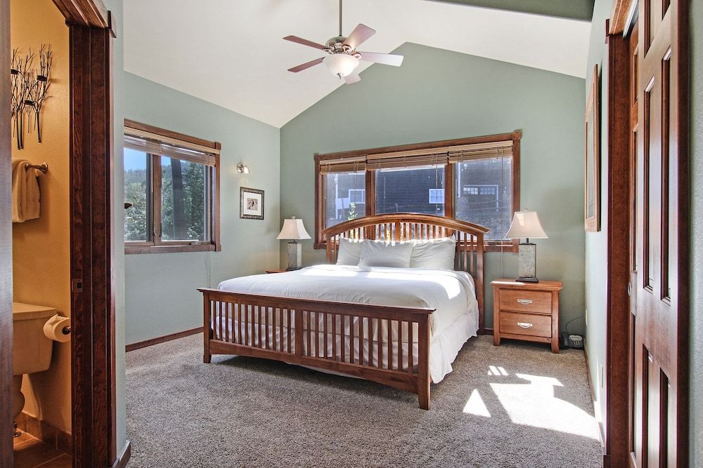 Mount Chiquita 10a 2 Bedroom Condo by RedAwning Condo, 2 Bedrooms 2