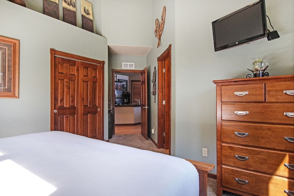 Mount Chiquita 10a 2 Bedroom Condo by RedAwning Condo, 2 Bedrooms 3