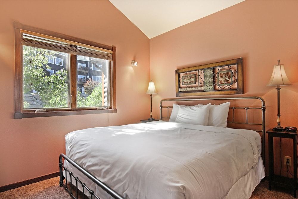 Mount Chiquita 10a 2 Bedroom Condo by RedAwning Condo, 2 Bedrooms 4