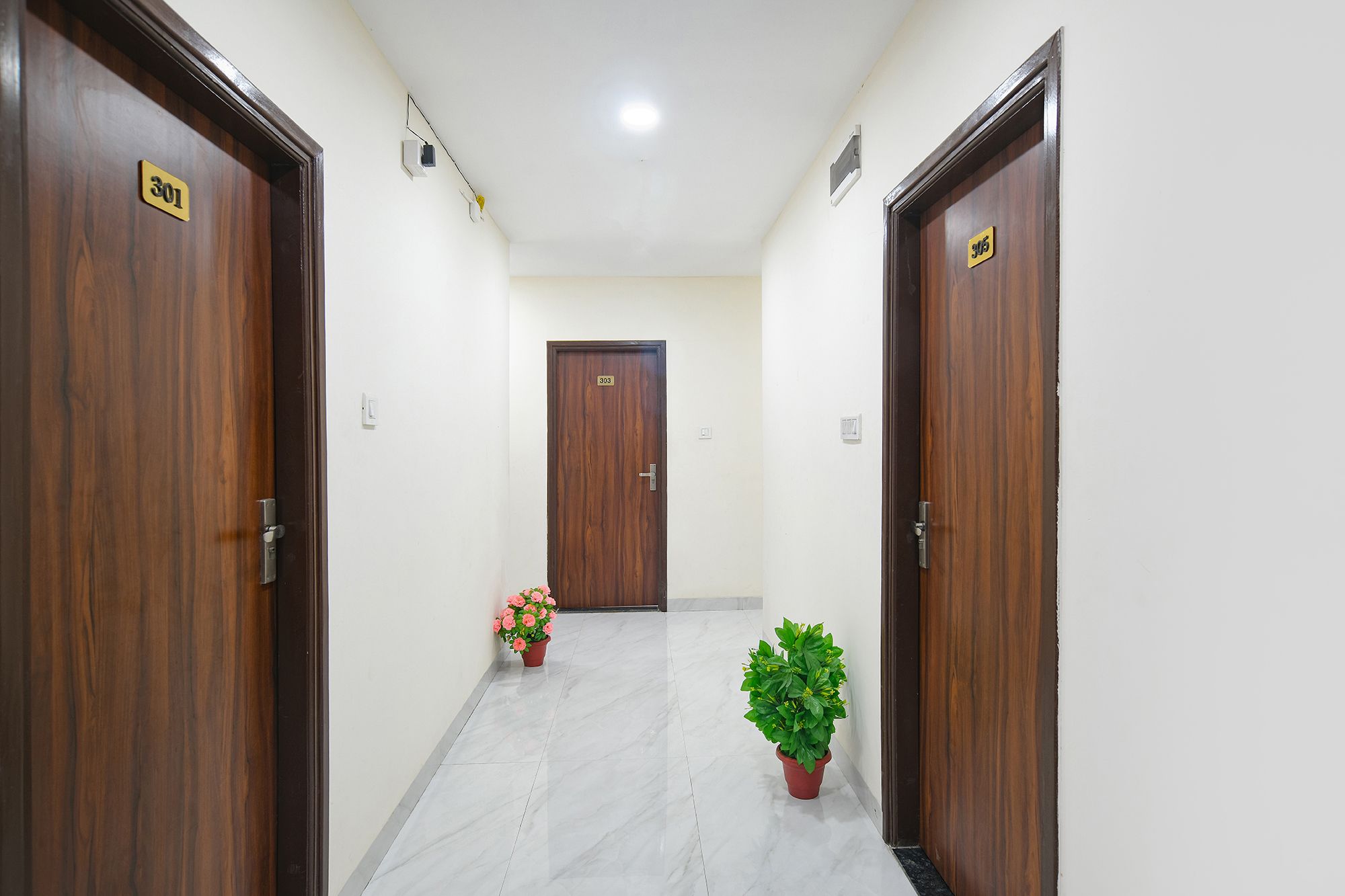 FabHotel Chirag Inn