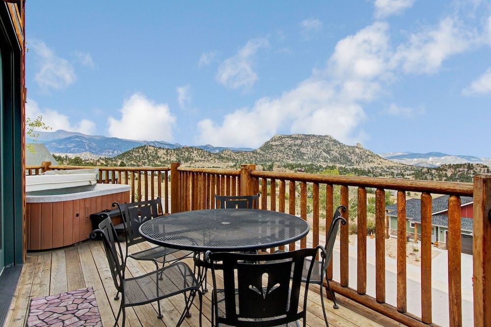 Mount Cairns 16a 2 Bedroom Condo by RedAwning Condo, 2 Bedrooms 12