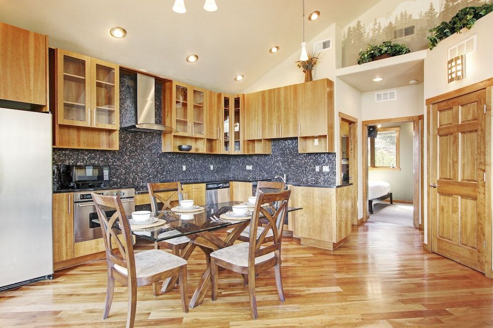 Mount Cairns 16a 2 Bedroom Condo by RedAwning Condo, 2 Bedrooms 7