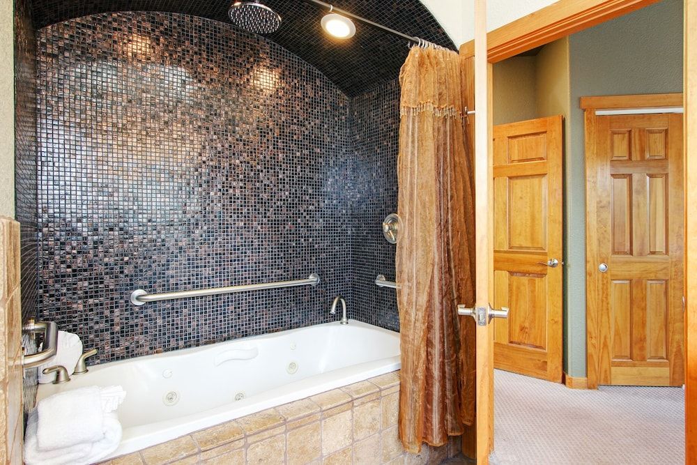 Mount Cairns 16a 2 Bedroom Condo by RedAwning Condo, 2 Bedrooms 15