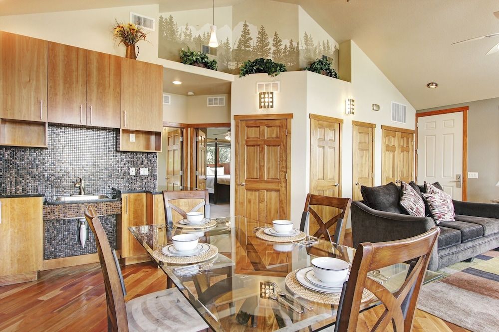 Mount Cairns 16a 2 Bedroom Condo by RedAwning Condo, 2 Bedrooms 5