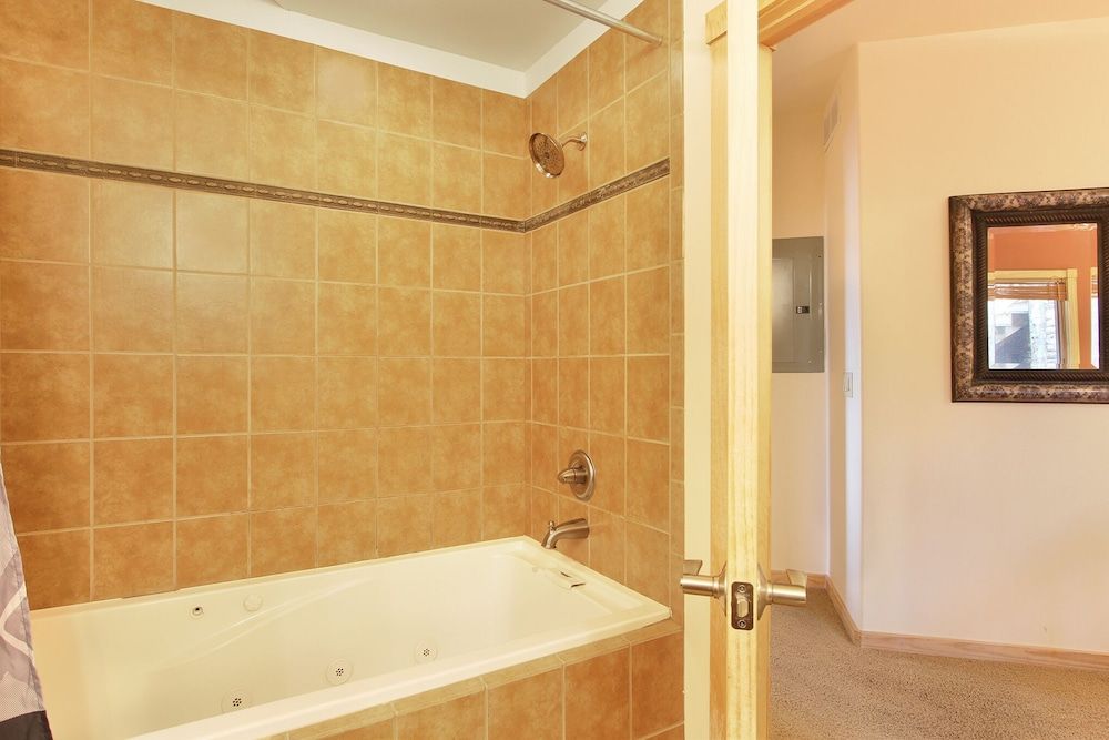 Chiefs Head Peak 21b 2 Bedroom Condo by RedAwning Condo, 2 Bedrooms 25