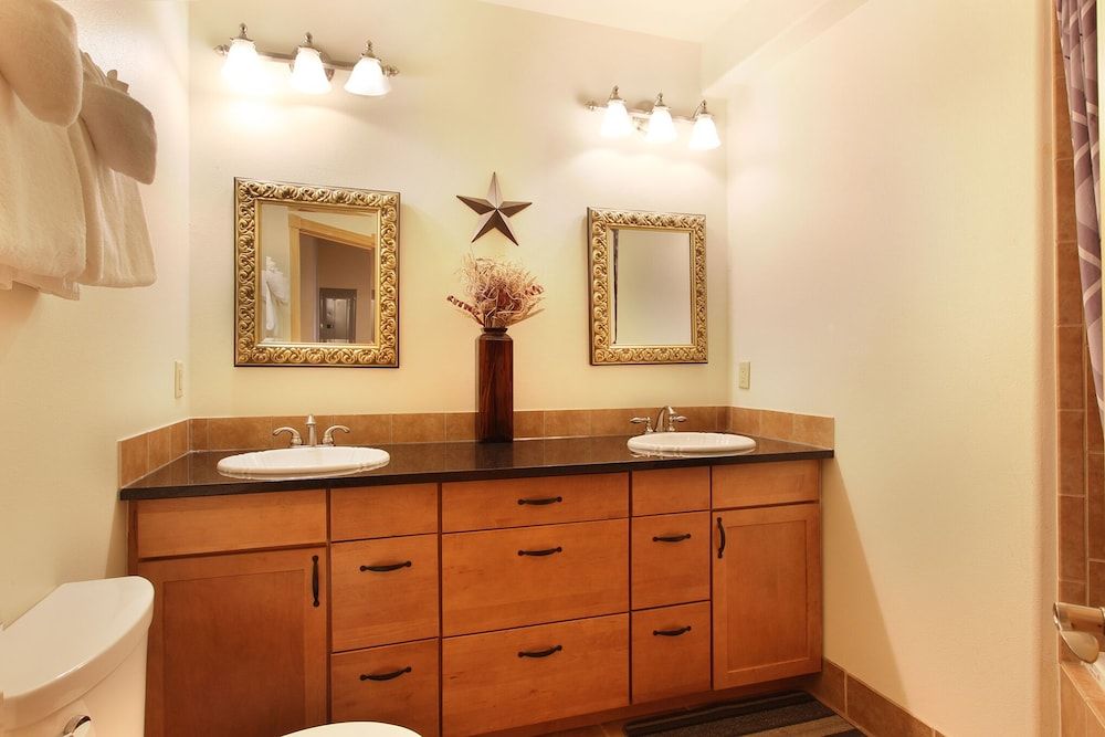 Chiefs Head Peak 21b 2 Bedroom Condo by RedAwning Condo, 2 Bedrooms 24