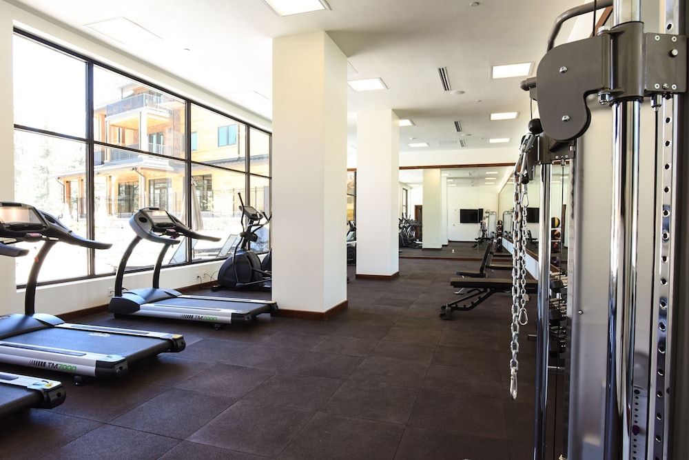 Luxury Three Bedroom  Steps From Heavenly Village Condo by RedAwning Condo, 3 Bedrooms 15