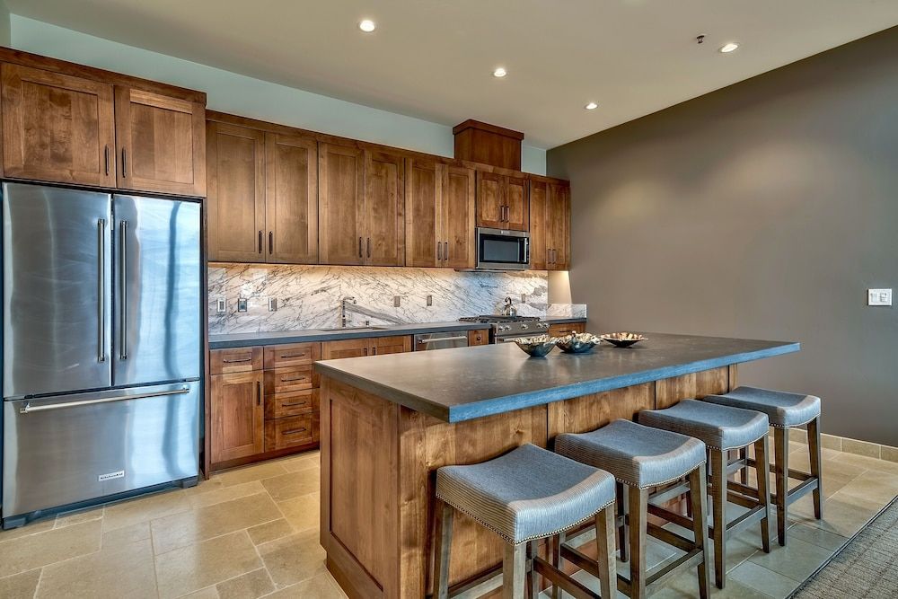 Luxury Three Bedroom  Steps From Heavenly Village Condo by RedAwning Condo, 3 Bedrooms 5