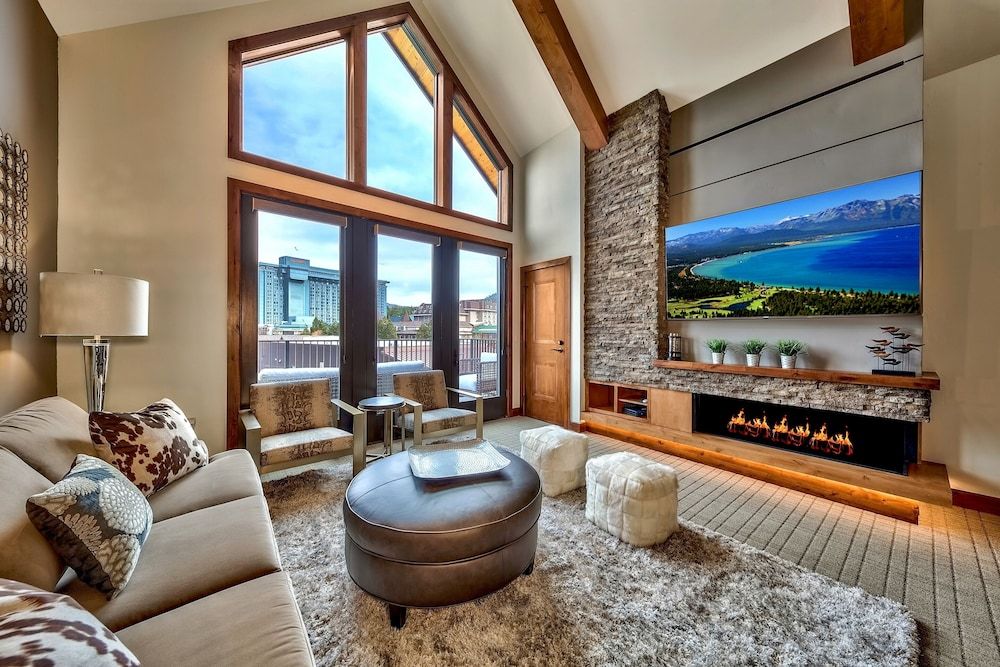 Luxury Three Bedroom  Steps From Heavenly Village Condo by RedAwning