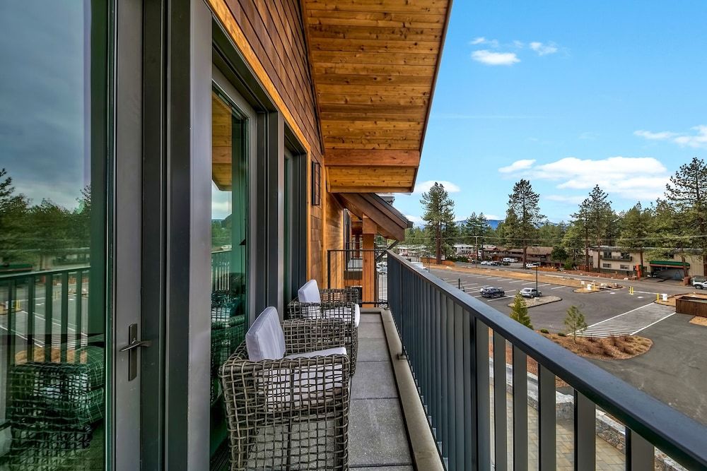 Luxury Three Bedroom  Steps From Heavenly Village Condo by RedAwning Condo, 3 Bedrooms 21