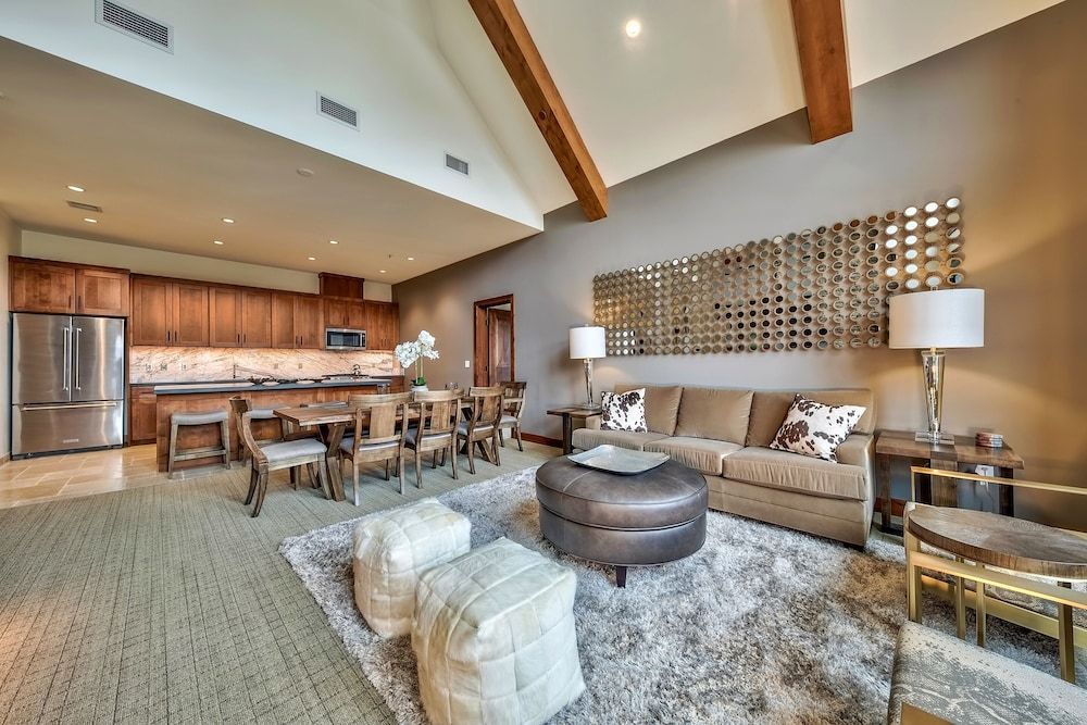 Luxury Three Bedroom  Steps From Heavenly Village Condo by RedAwning Condo, 3 Bedrooms 10