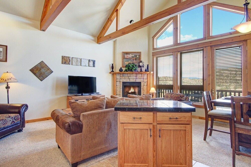 Mount Enentah 37 2 Bedroom Condo by RedAwning Condo, 2 Bedrooms 15