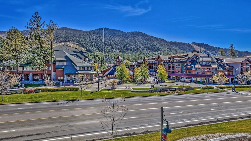 Luxury 2br Steps From Heavenly Village & Gondola 2 Bedroom Condo by RedAwning Condo, 2 Bedrooms 19