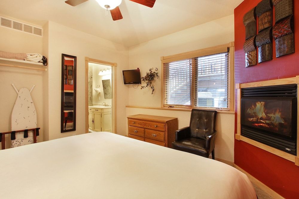 Lookout Mountain 27b 1 Bedroom Condo by RedAwning Condo, 1 Bedroom 4