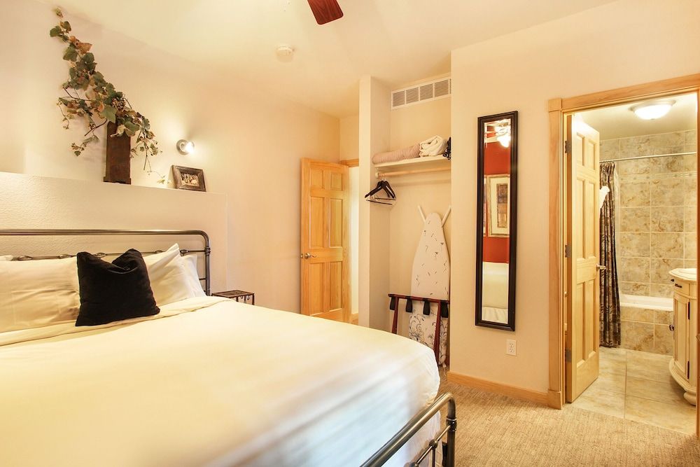 Lookout Mountain 27b 1 Bedroom Condo by RedAwning Condo, 1 Bedroom 5