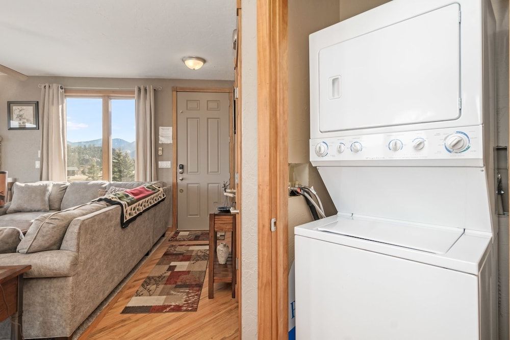 Mount Cirrus 10b 2 Bedroom Condo by RedAwning Condo, 2 Bedrooms 18