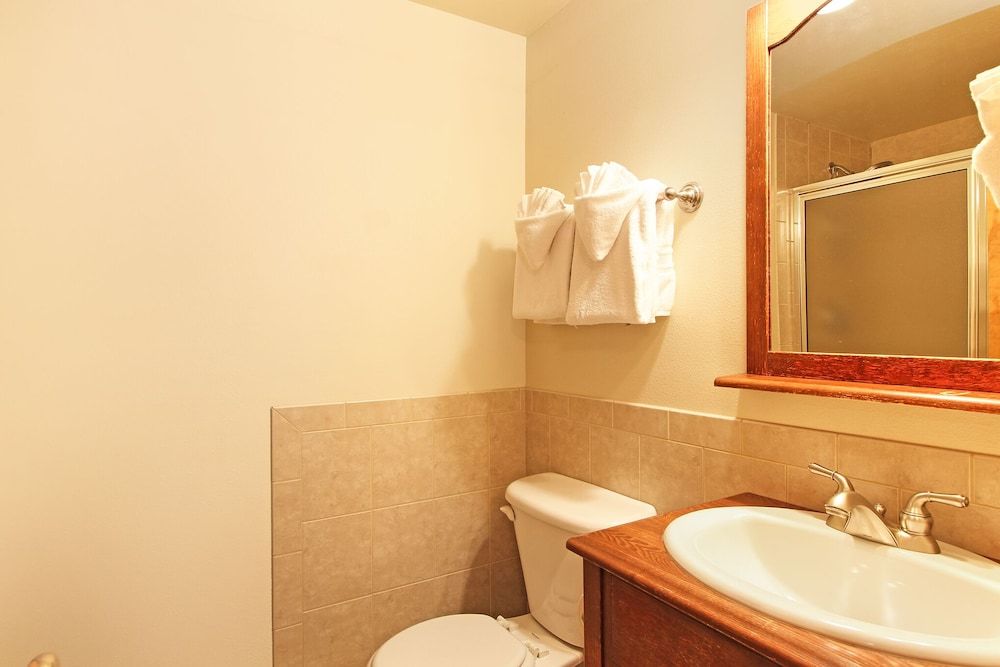 Little Matterhorn 17A 1 Bedroom Condo by RedAwning Condo, 1 Bedroom 16