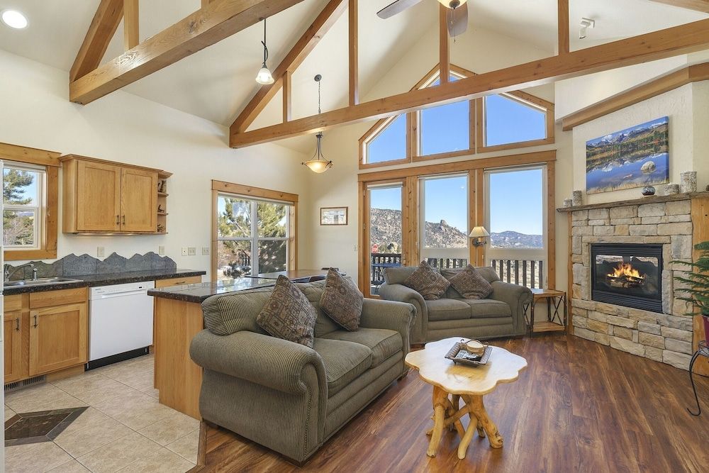 Jackstraw Mountain 32 2 Bedroom Condo by RedAwning