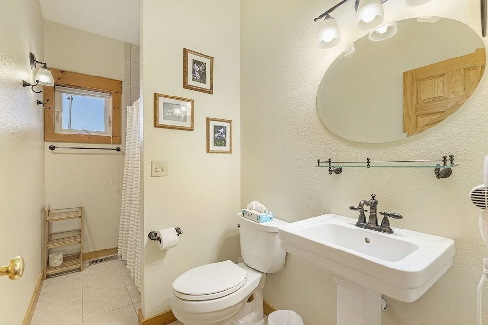 Jackstraw Mountain 32 2 Bedroom Condo by RedAwning Condo, 2 Bedrooms 21