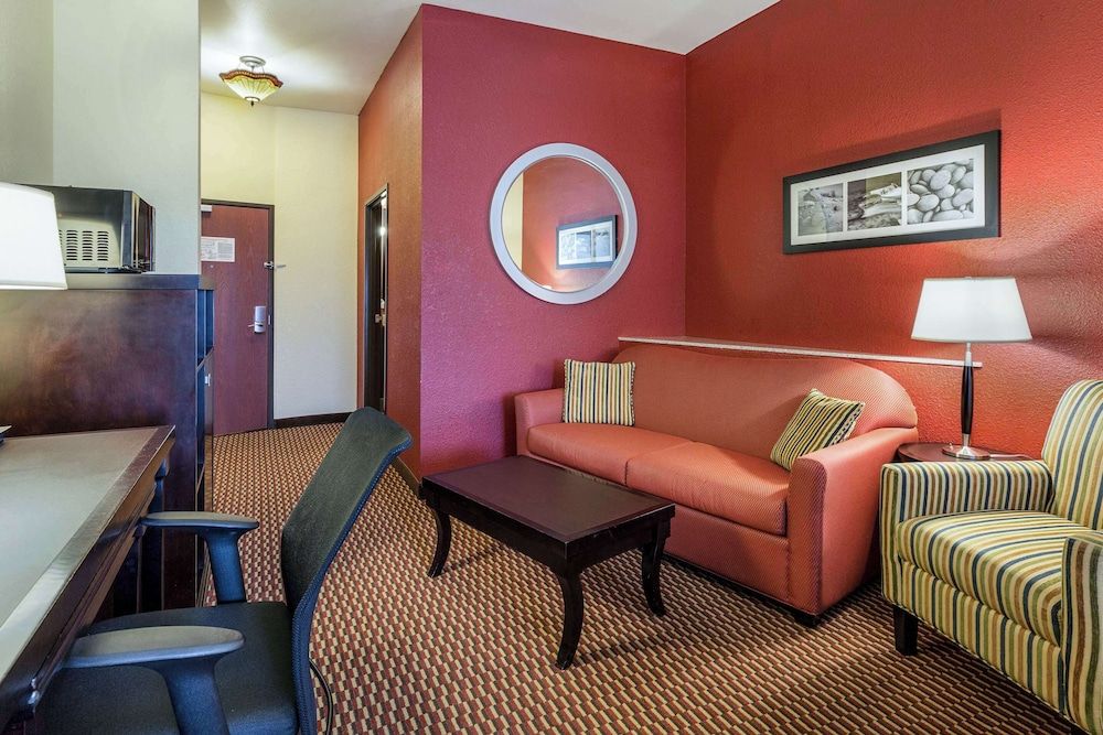 Comfort Suites Leesville near Fort Johnson