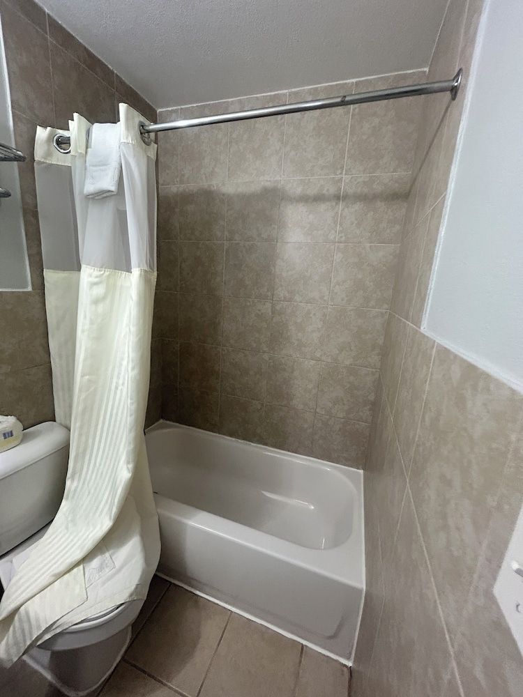 Budget Inn By Capital O Oskaloosa Near Pella Room, 2 Queen Beds, Non Smoking 5