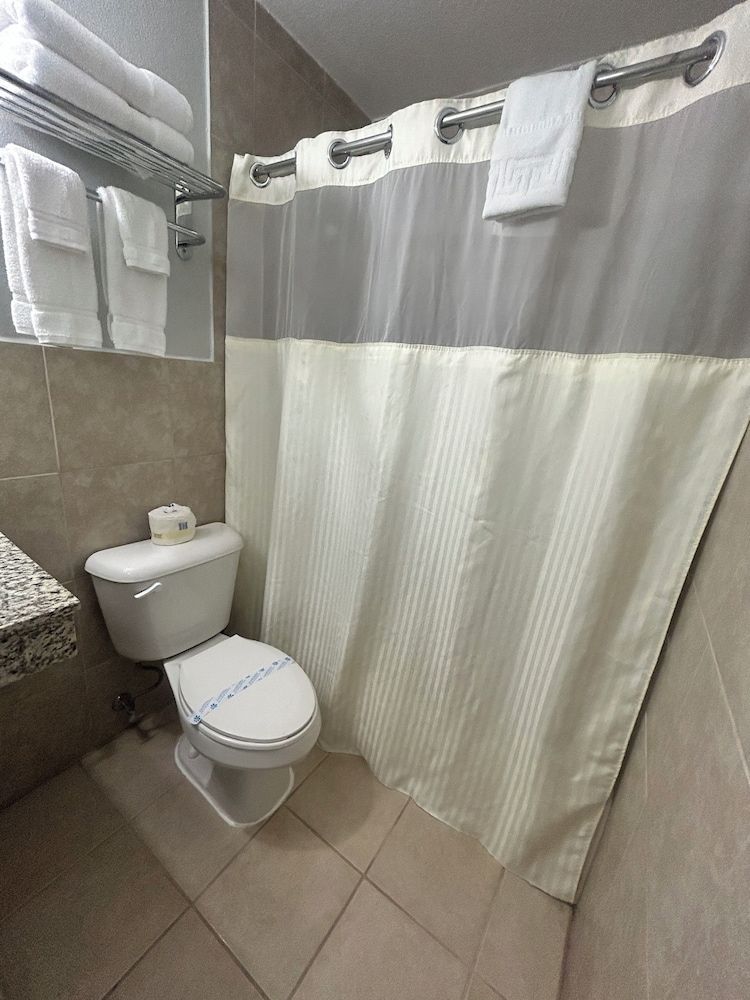 Budget Inn By Capital O Oskaloosa Near Pella Room, 2 Queen Beds, Non Smoking 6