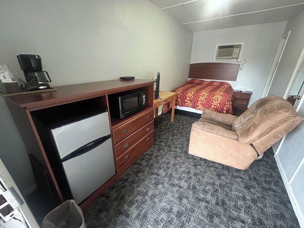 Budget Inn By Capital O Oskaloosa Near Pella Room, 1 Queen Bed, Non Smoking 2