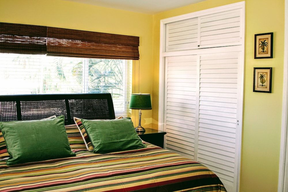Miami Classic - 2 Bedroom 1 King Bed and 1 Queen Bed