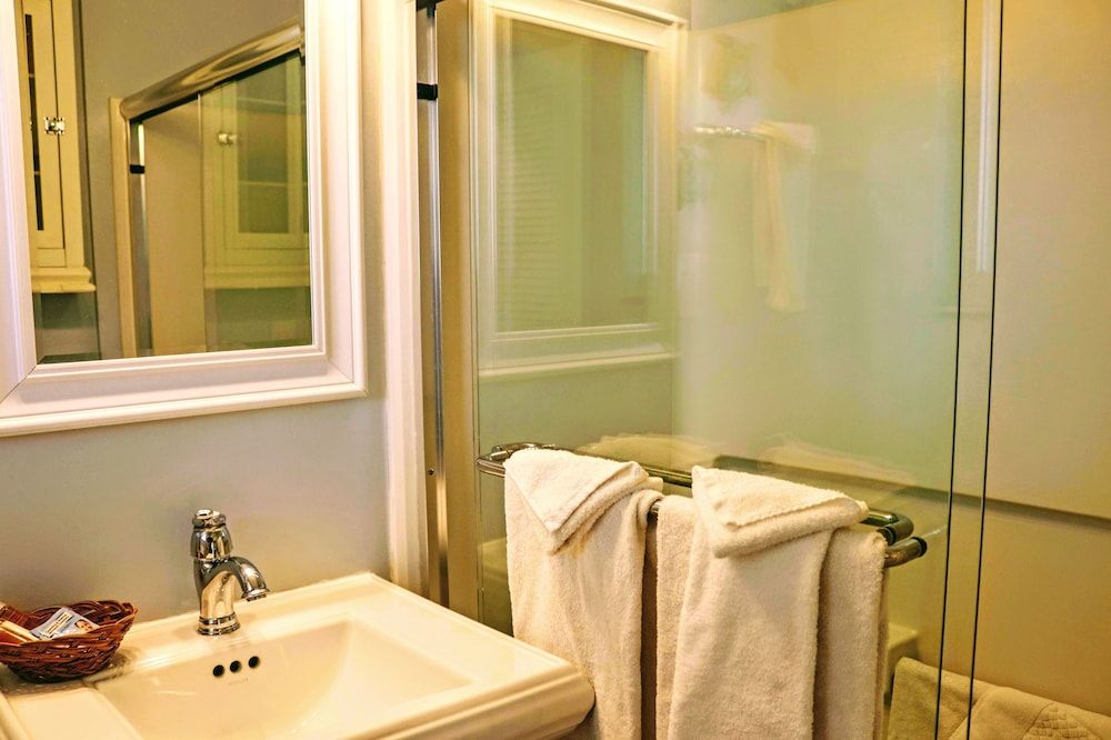 Villa Venezia The Floridian - 2 bedroom 1 King Bed and 2 Twins Beds 11