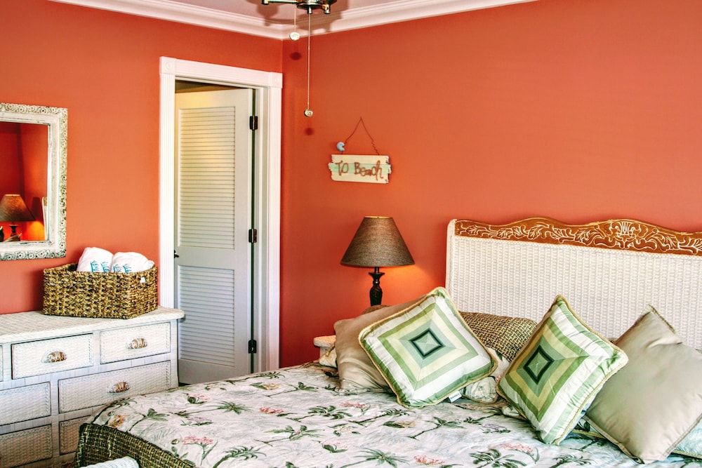 Villa Venezia The Floridian - 2 bedroom 1 King Bed and 2 Twins Beds 3