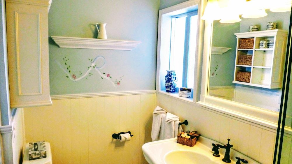 Villa Venezia French Country - 1 bedroom 1 King bed 4