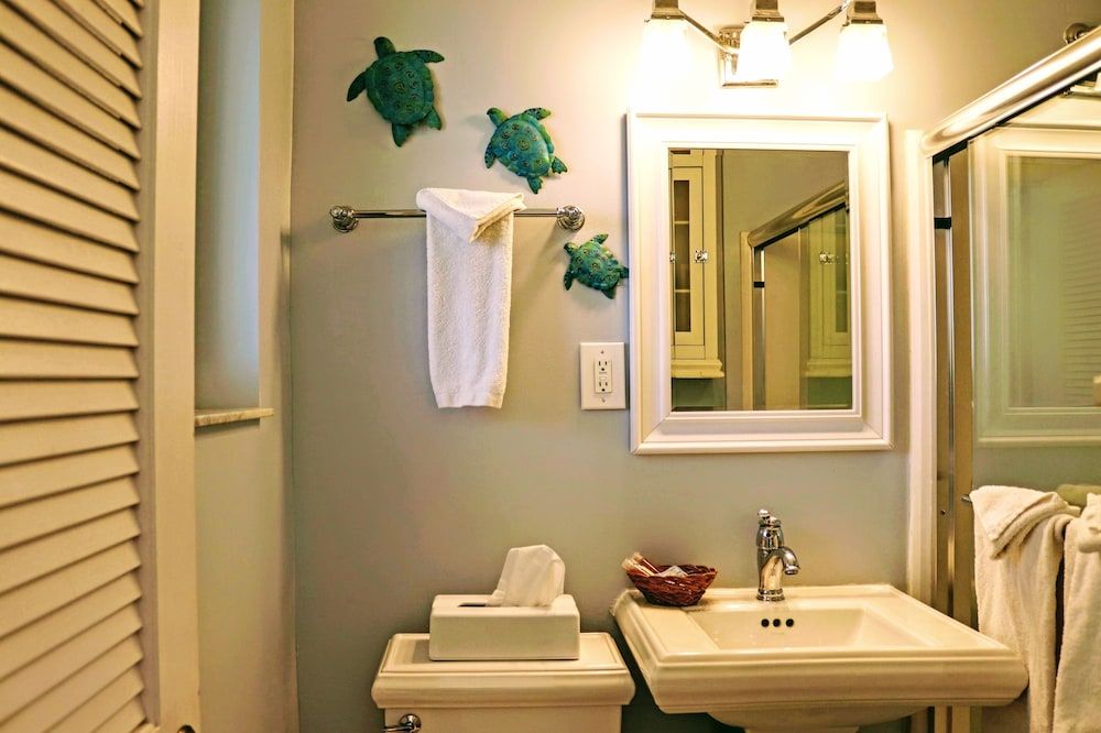 Villa Venezia The Floridian - 2 bedroom 1 King Bed and 2 Twins Beds 10