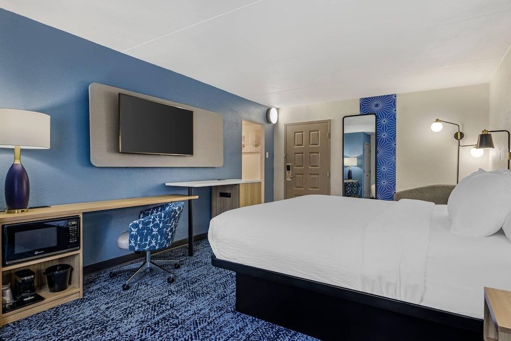 Sleep Inn & Suites Merrillville Room, 1 King Bed, Non Smoking (Efficiency) 2