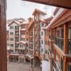 Comfortable 1 Bedroom Slopeside Condo - No Cleaning Fee! by RedAwning