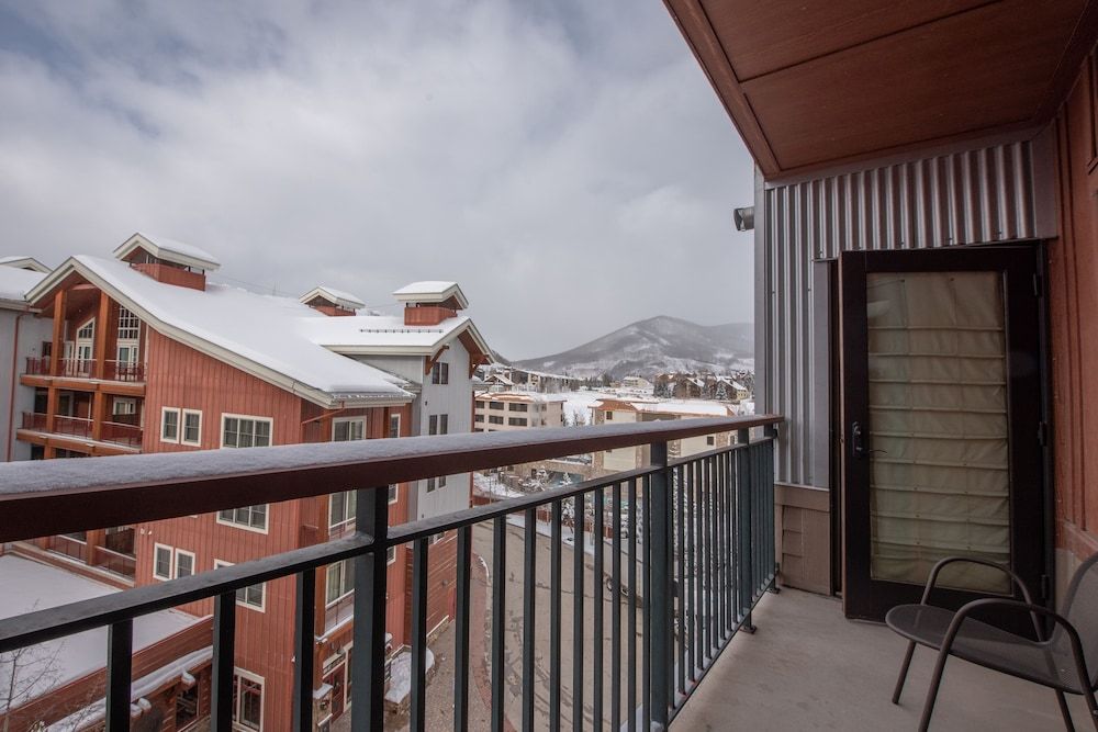 Comfortable 1 Bedroom Slopeside Condo - No Cleaning Fee! by RedAwning Condo, 1 Bedroom 25