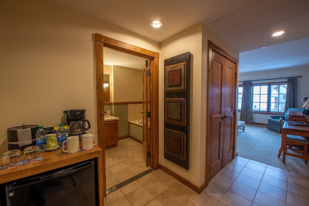 Comfortable 1 Bedroom Slopeside Condo - No Cleaning Fee! by RedAwning Condo, 1 Bedroom 21