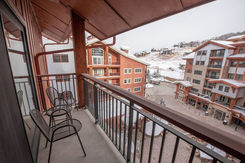 Comfortable 1 Bedroom Slopeside Condo - No Cleaning Fee! by RedAwning Condo, 1 Bedroom 26