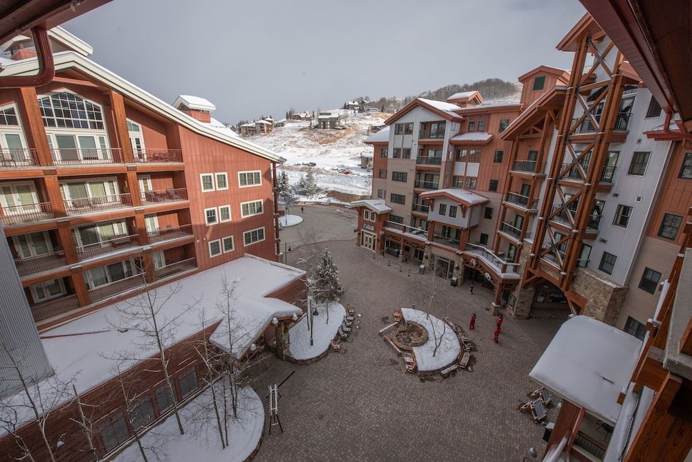 Comfortable 1 Bedroom Slopeside Condo - No Cleaning Fee! by RedAwning Condo, 1 Bedroom 24