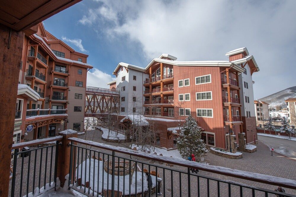 Slopeside Studio Unit With Kitchenette Studio Bedroom Condo - No Cleaning Fee! by RedAwning Studio 17