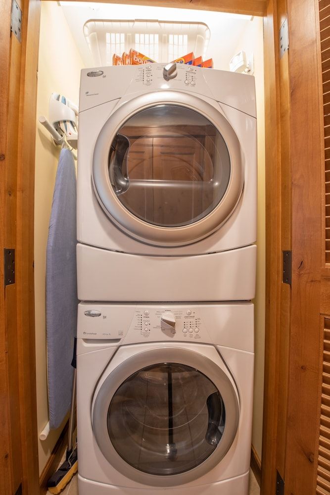 Slopeside Studio Unit With Kitchenette Studio Bedroom Condo - No Cleaning Fee! by RedAwning Studio 13