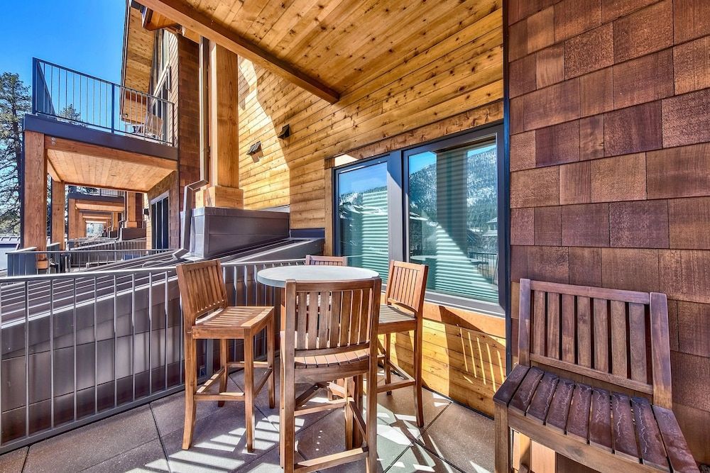 Luxury Three Bedroom Residence steps from Heavenly Village by RedAwning Condo, 3 Bedrooms 27