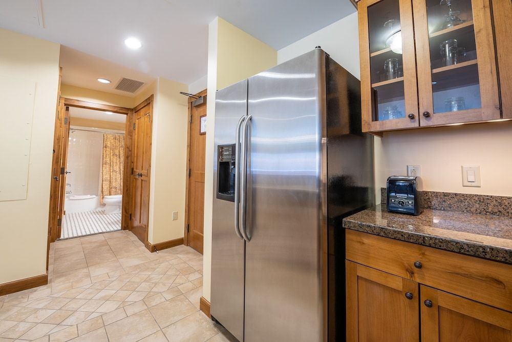 One Bedroom Condo with Large Balcony over Mountaineer Square 1 Condo - No Cleaning Fee! by RedAwning Condo, 1 Bedroom 18