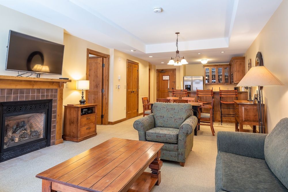 One Bedroom Condo with Large Balcony over Mountaineer Square 1 Condo - No Cleaning Fee! by RedAwning Condo, 1 Bedroom 21