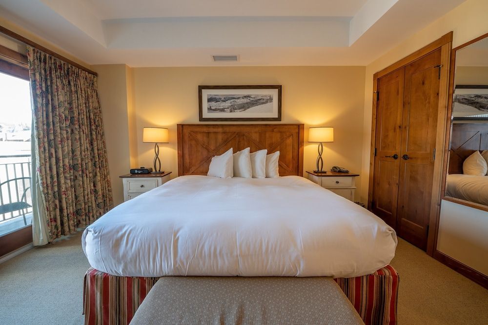 Comfortable Studio Efficiency Unit With Balcony Over Mountaineer Square Condo - No Cleaning Fee! by RedAwning Studio 6