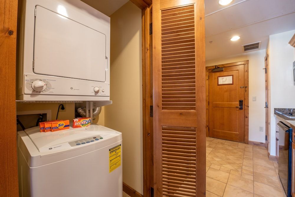 Comfortable Studio Efficiency Unit With Balcony Over Mountaineer Square Condo - No Cleaning Fee! by RedAwning Studio 15