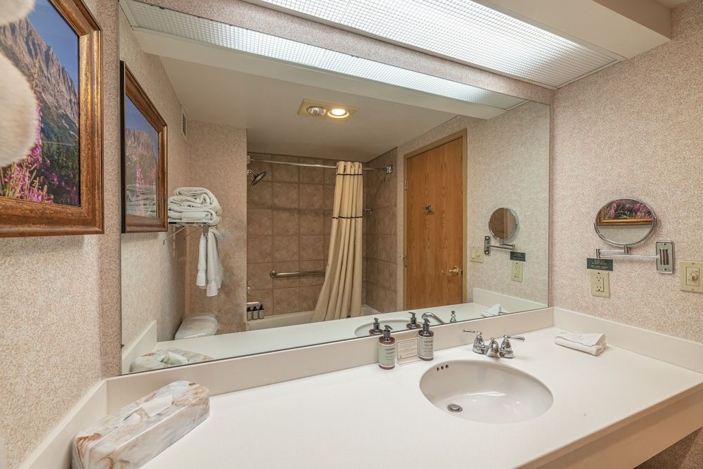 Grand Lodge Condo In The Heart Of Mt Crested Butte 1 Bedroom Condo - No Cleaning Fee! by RedAwning Condo, 1 Bedroom 13