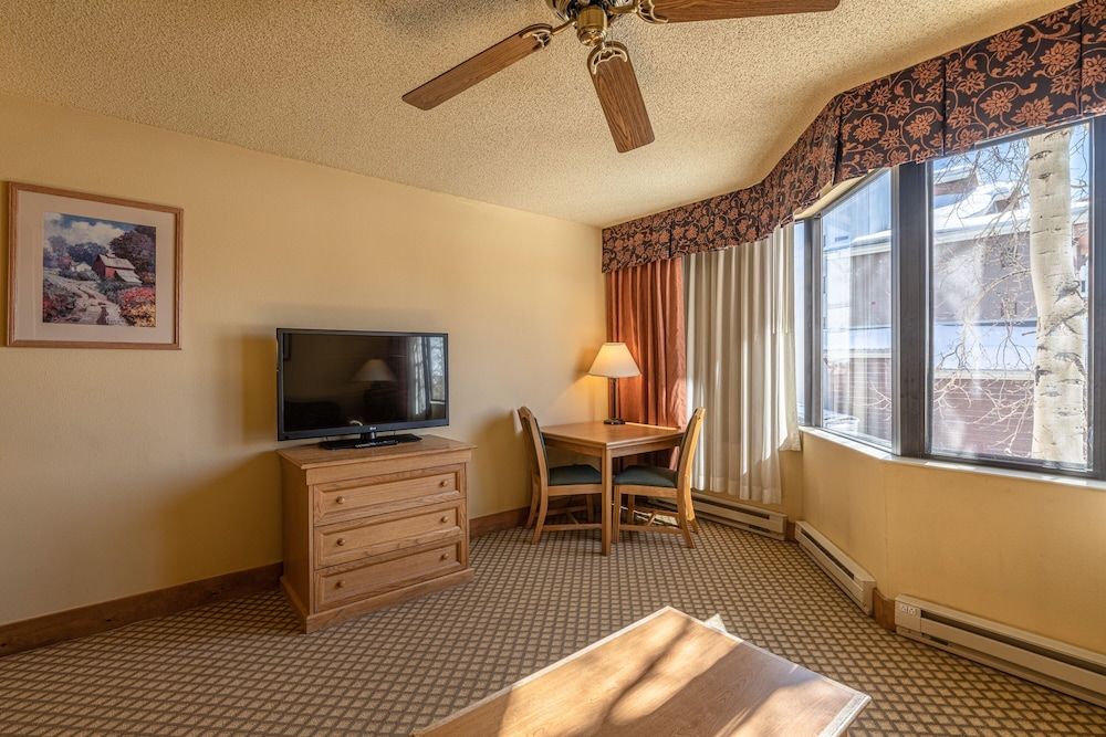 Grand Lodge Condo In The Heart Of Mt Crested Butte 1 Bedroom Condo - No Cleaning Fee! by RedAwning Condo, 1 Bedroom 22