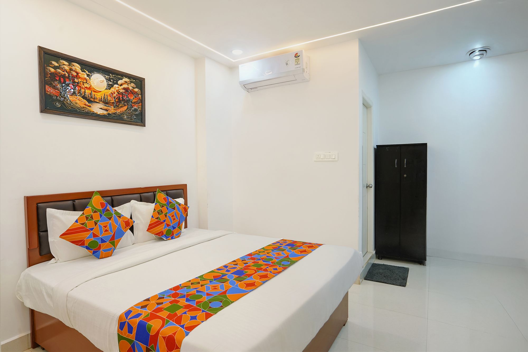 FabHotel Sree Laveeza Deluxe Room 4