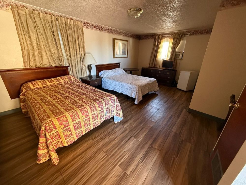 Room, Smoking (2 King Bed)